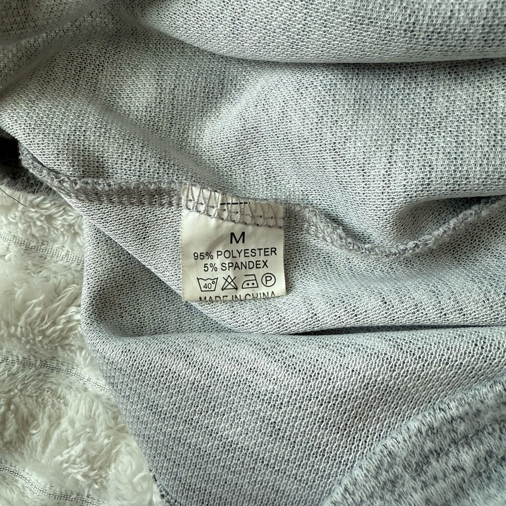 Pattern Sleeve Gray Top/Sweater - Picture 10 of 12